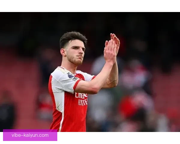 赖斯持续展现中场统治力，表现稳健值得关注