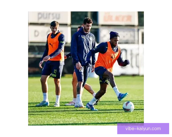 特拉布宗体育主帅战术风格解析：近期带队表现稳健场控制